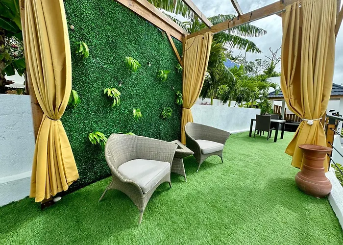 Hospitality Expert Bts 4 Pool Bar Inn