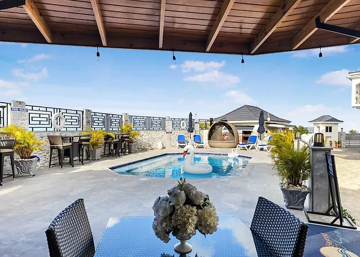 Hospitality Expert Bts 4 Pool Bar Inn
