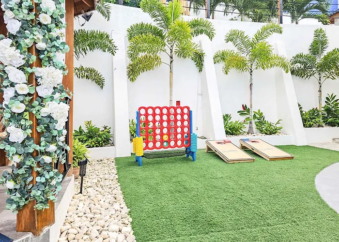 Hospitality Expert Bts 4 Pool Bar Inn *