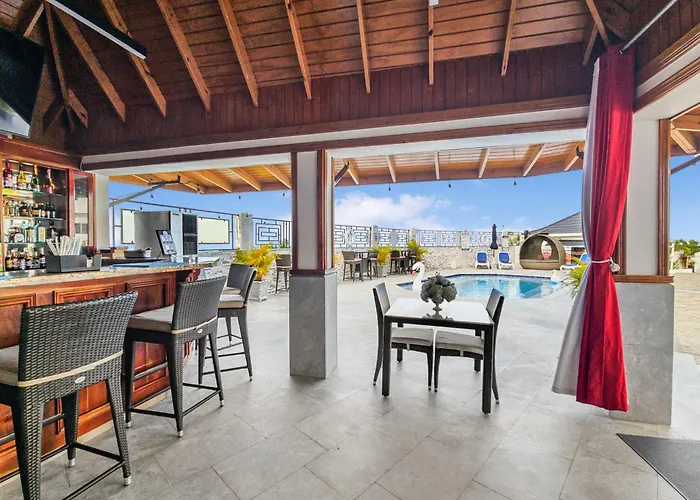 Inn Hospitality Expert Bts 4 Pool Bar